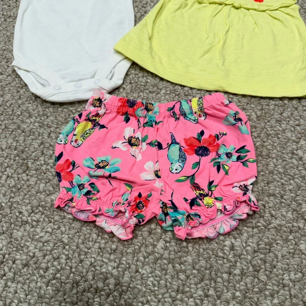 Carter's Baby Girls 3 Piece Outfit Set Floral‎ Size 6 Months